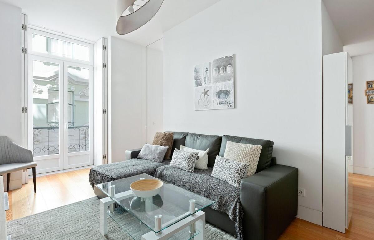 Spacious 1 Bedroom Apartment Near Baixa Lisbon Bagian luar foto