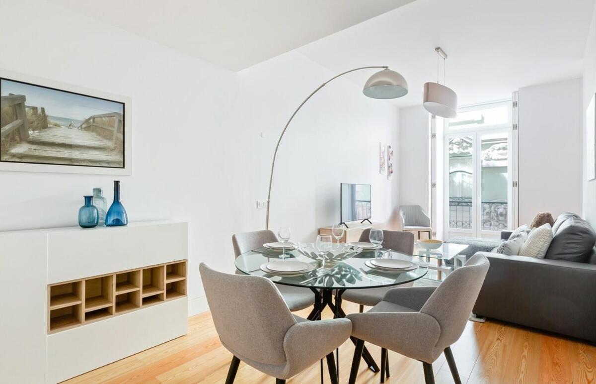 Spacious 1 Bedroom Apartment Near Baixa Lisbon Bagian luar foto