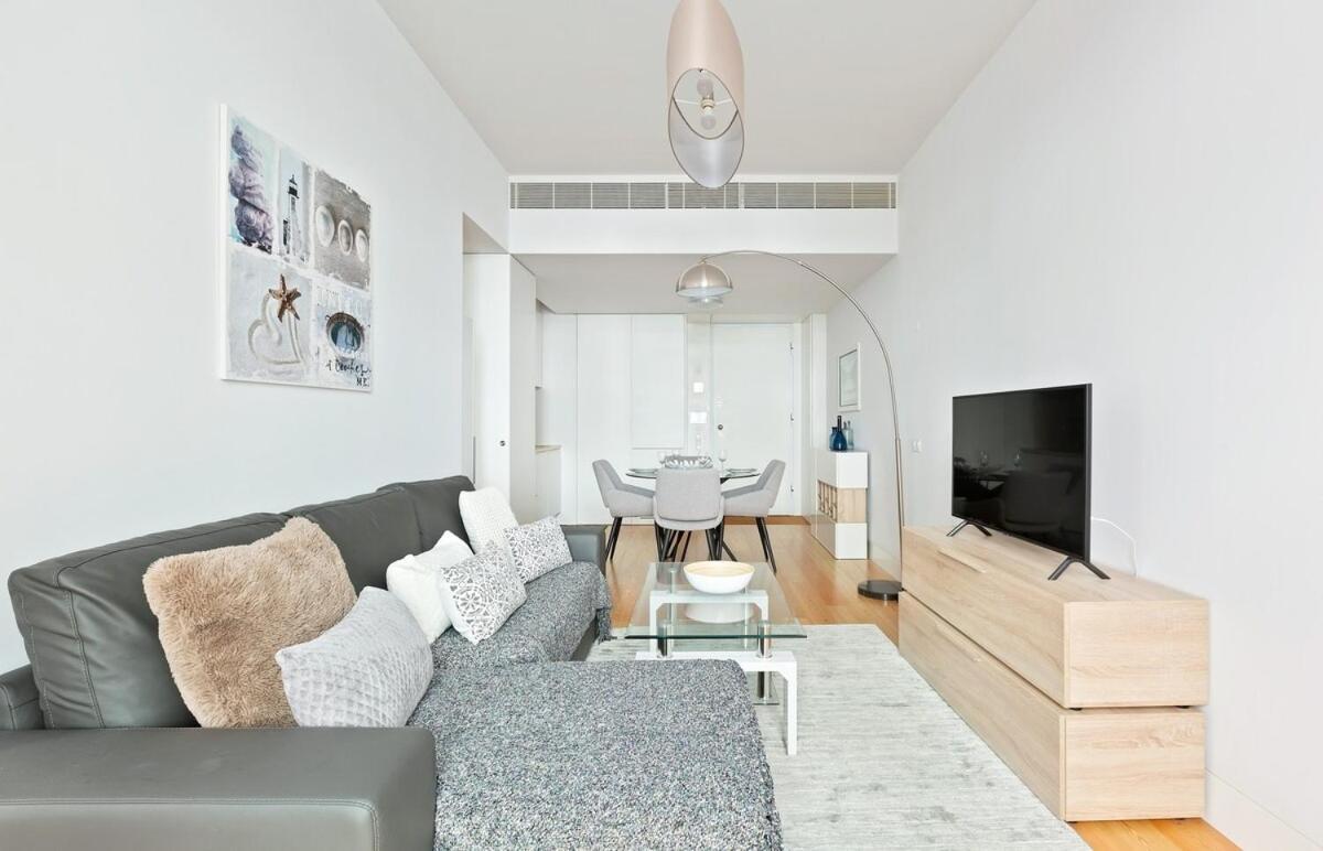 Spacious 1 Bedroom Apartment Near Baixa Lisbon Bagian luar foto